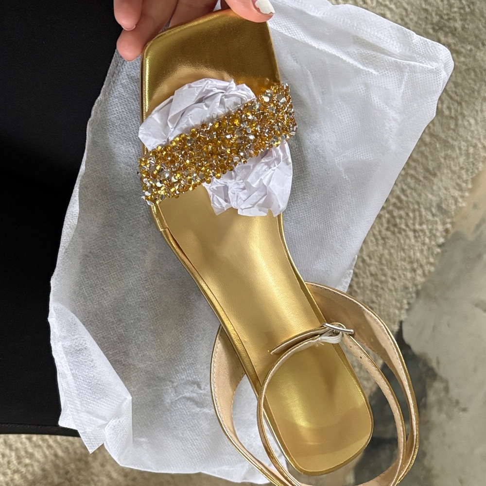 Elegant Gold Heels with Crystal Embellishments